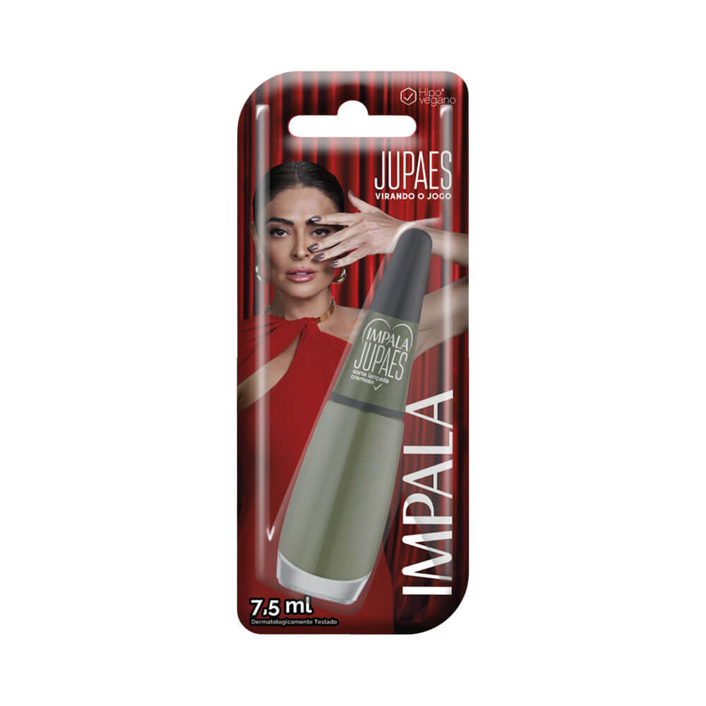 Modelo com unhas pintadas com esmalte Impala Ju Paes Sorte Lançada