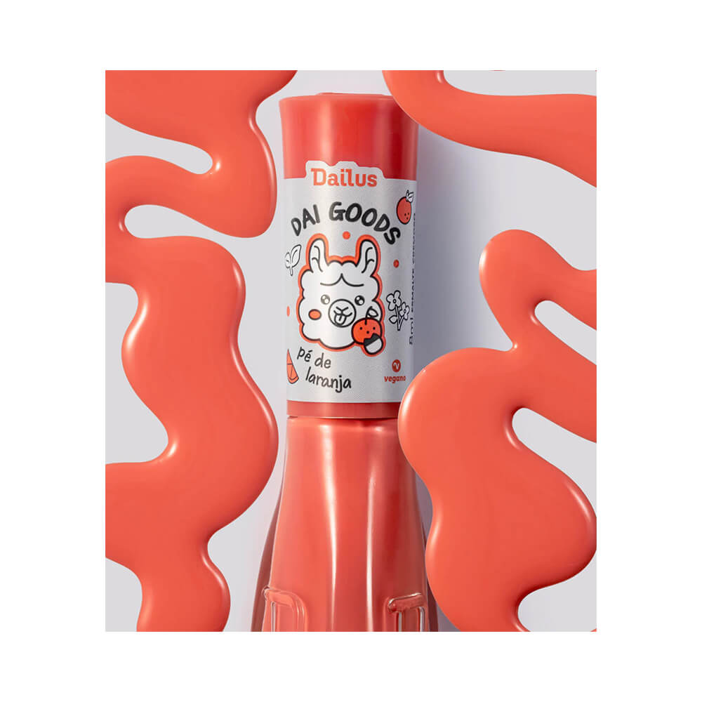 Close do esmalte Dailus Dai Goods Pé de Laranja com respingos da cor ao redor