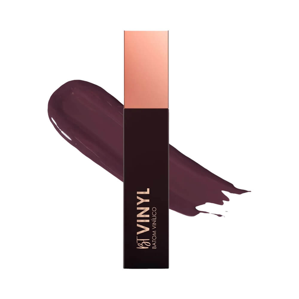 Batom Líquido Bruna Tavares Vinyl Morgana em fundo branco, mostrando a textura do produto e sua cor roxa profunda.