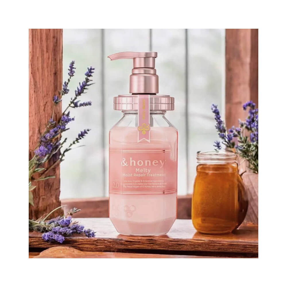 Máscara &Honey Melty Moist Repair 450g em ambiente natural com mel e lavanda