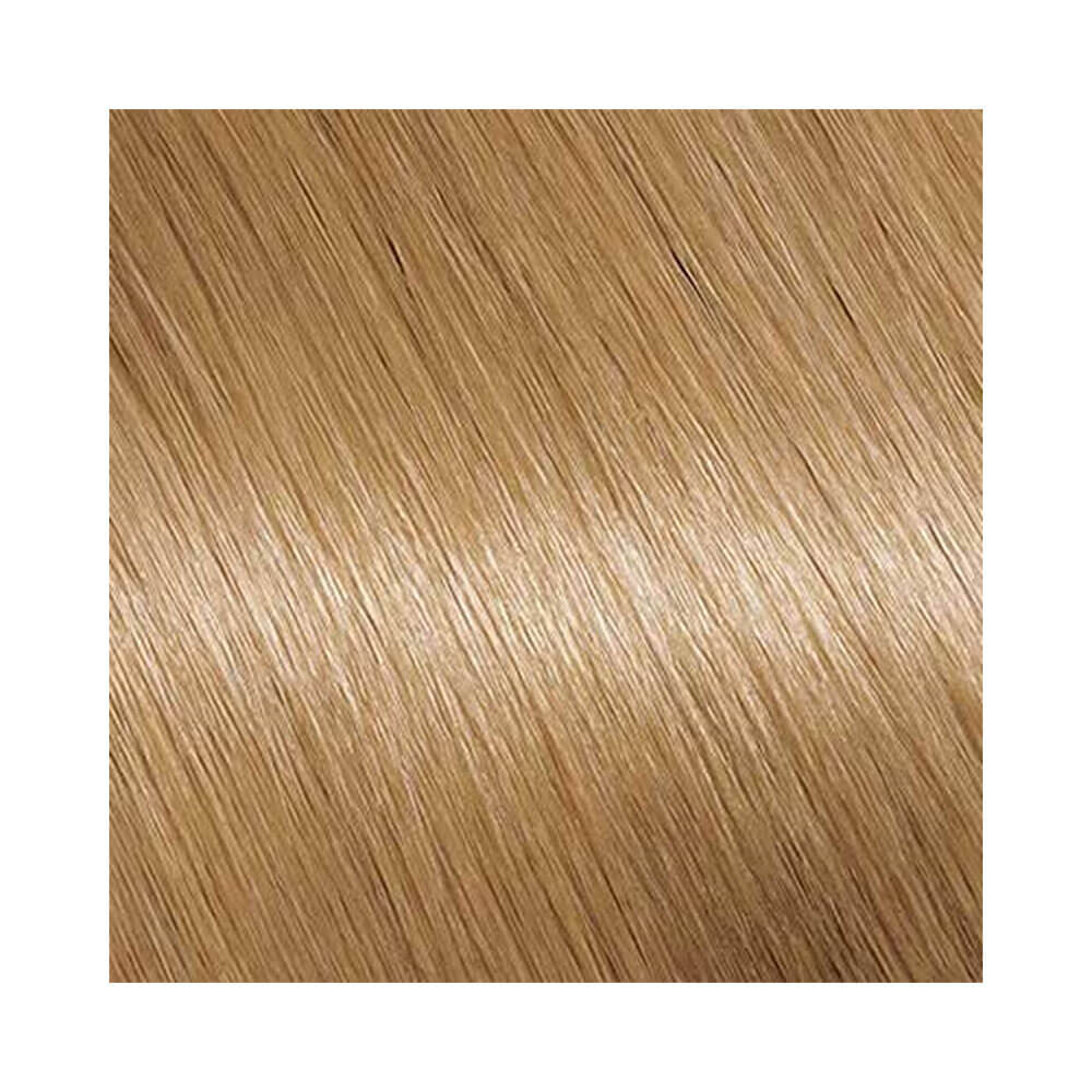 Cor do cabelo após aplicação da coloração Garnier Nutrisse 80 Louro Pátria Amada com brilho e tonalidade quente