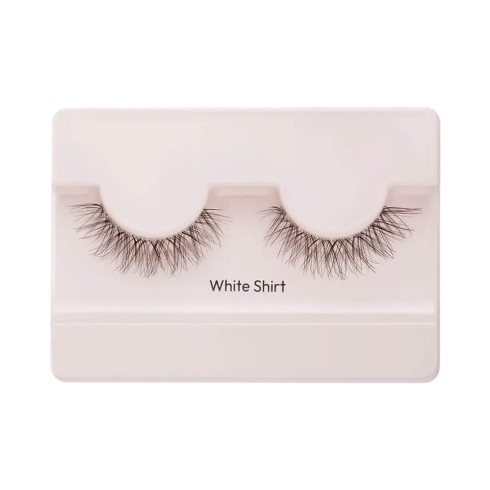 Bandeja plástica com cílios postiços Kiss New York The New Natural White Shirt