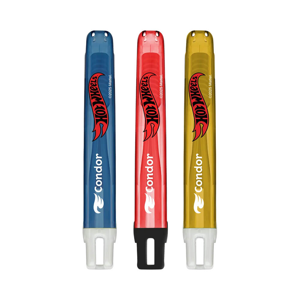 Detalhe das escovas dentais Condor Trip Hot Wheels mostrando o design ergonômico e cerdas macias.