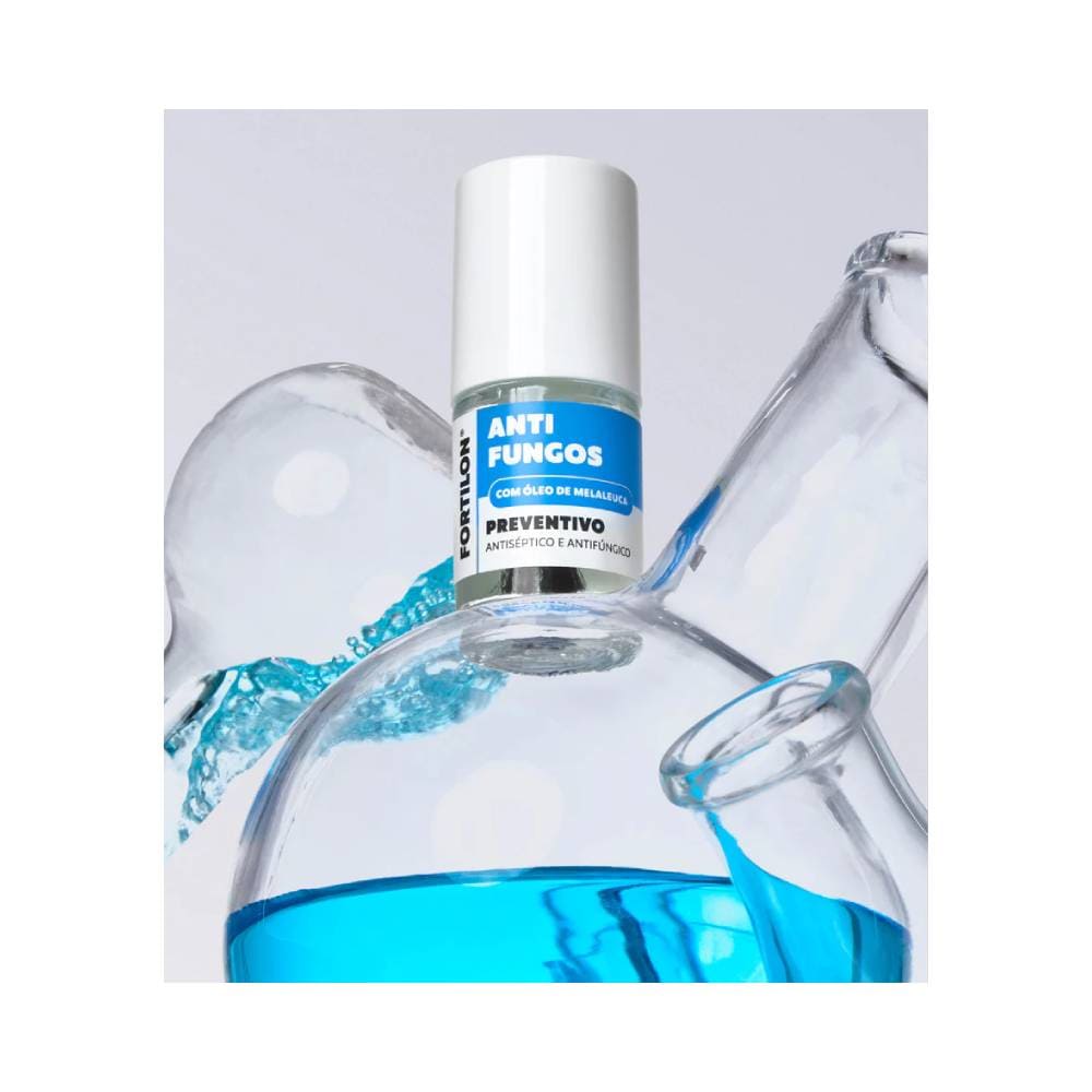 Frasco da Base Fortilon Anti Fungos da Dailus com composição científica ao fundo