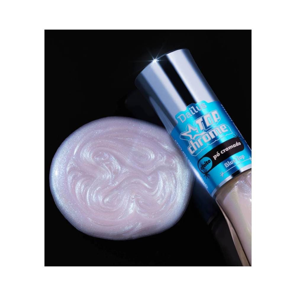Esmalte Dailus Top Chrome Blue Top deitado com textura cremosa azul metálico