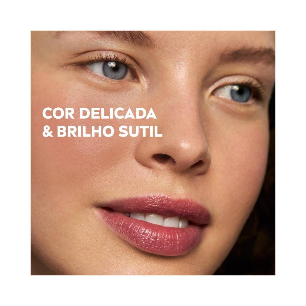 Hidratante Labial Nivea Amora Shine com amoras e destaque para 24h de hidratação