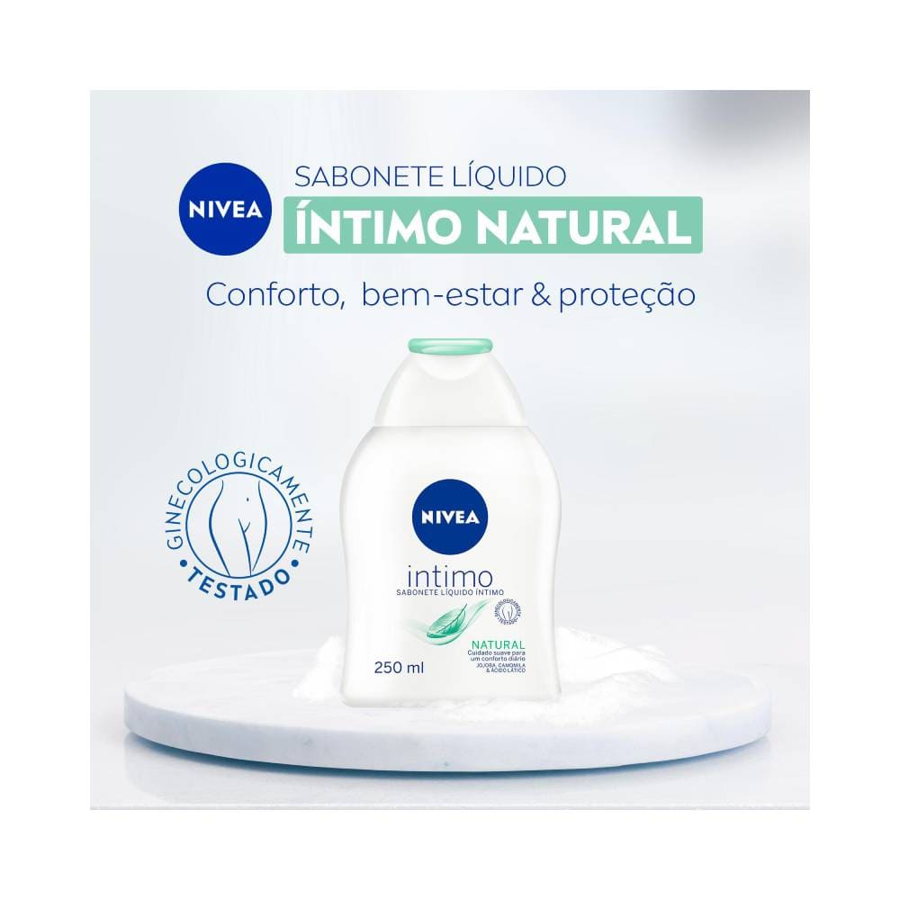 Frasco do Sabonete Líquido Nivea Íntimo Natural 250ml em fundo branco com selo ginecológico