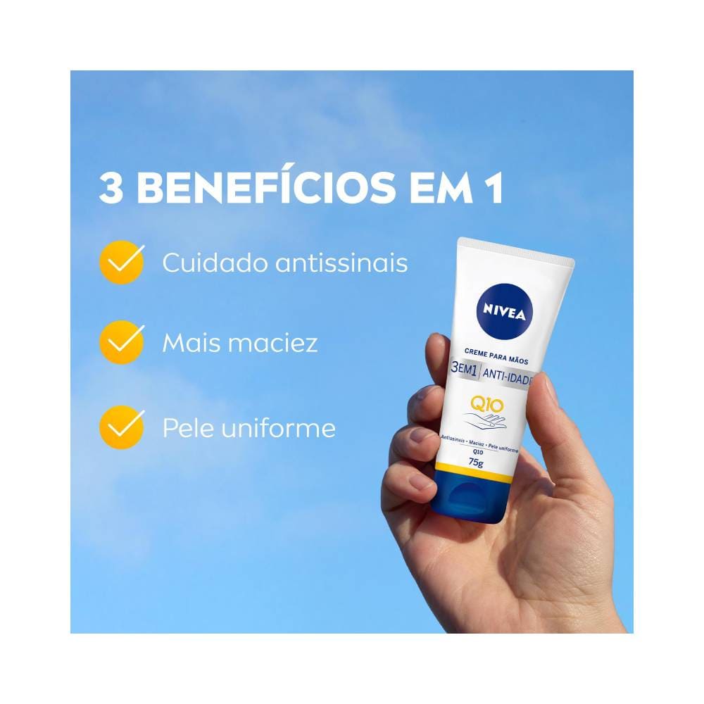 Textura do creme Nivea para mãos mostrando rápida absorção