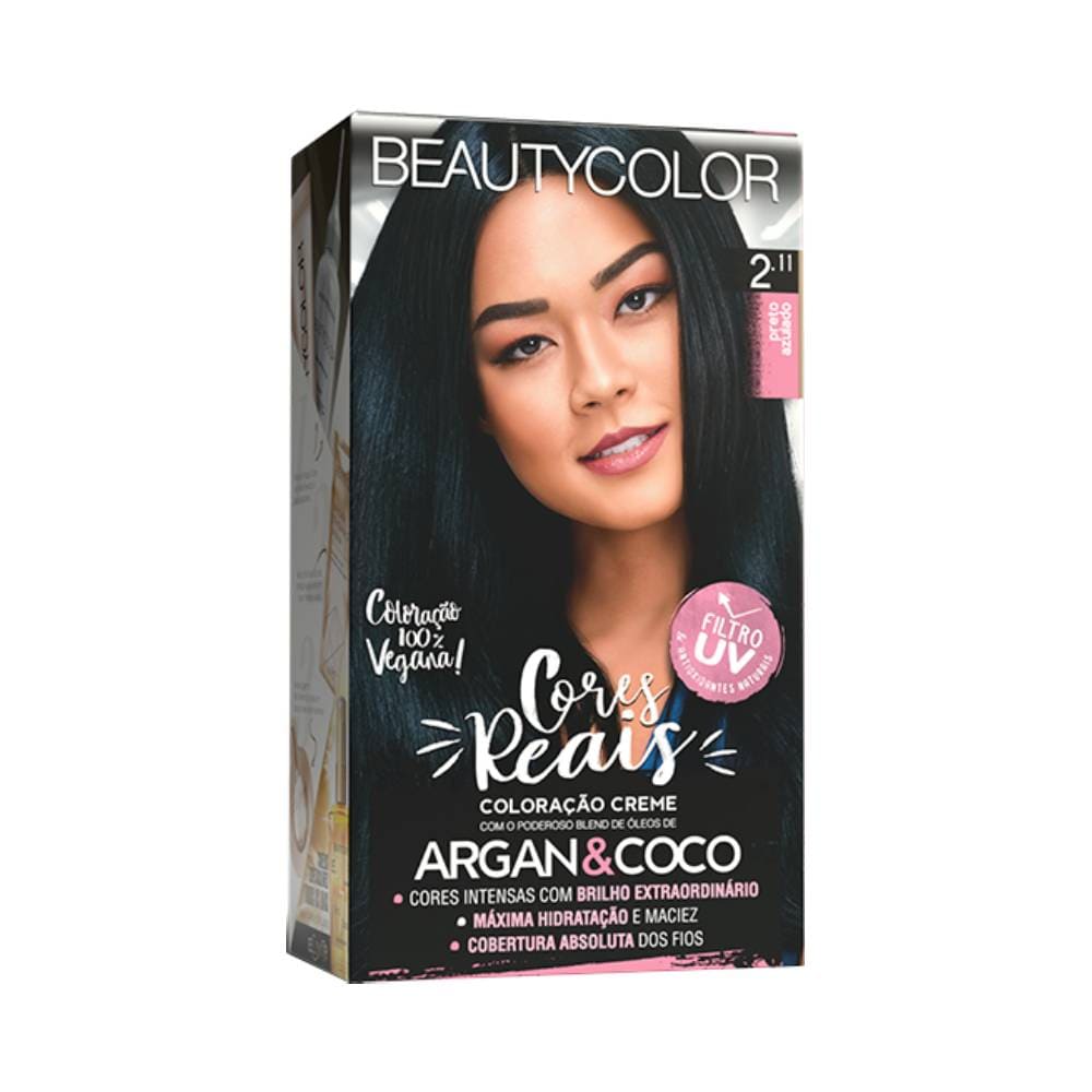 Mulher com cabelos pretos azulados exibindo resultado da coloração Beauty Color Cores Reais 2.11