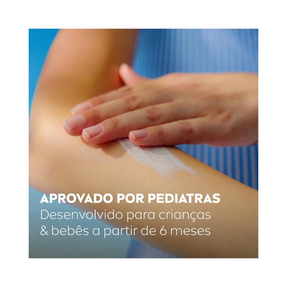 Frasco do Protetor Solar Nivea Sun Kids FPS 60 mostrando detalhes do produto