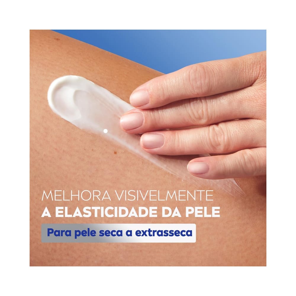 Aplicação da Loção Hidratante Nivea Firmador Q10 + Vitamina C Pele Seca 400ml na pele