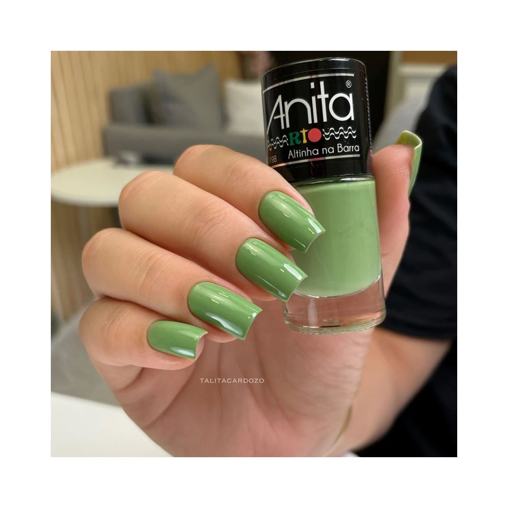 Close do Esmalte Anita Rio Altinha na Barra verde fluorescente