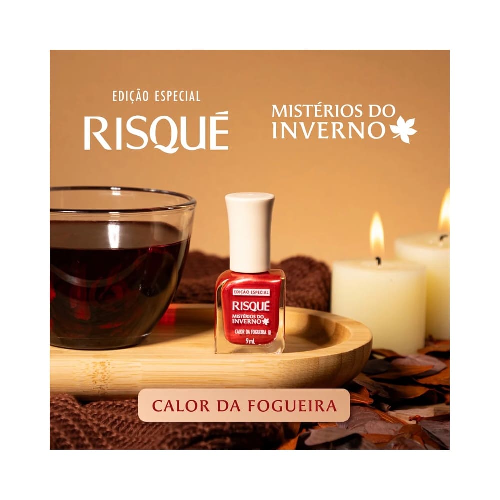 Frasco frontal do Esmalte Risqué Mistérios do Inverno Calor da Fogueira Metálico sobre fundo branco.