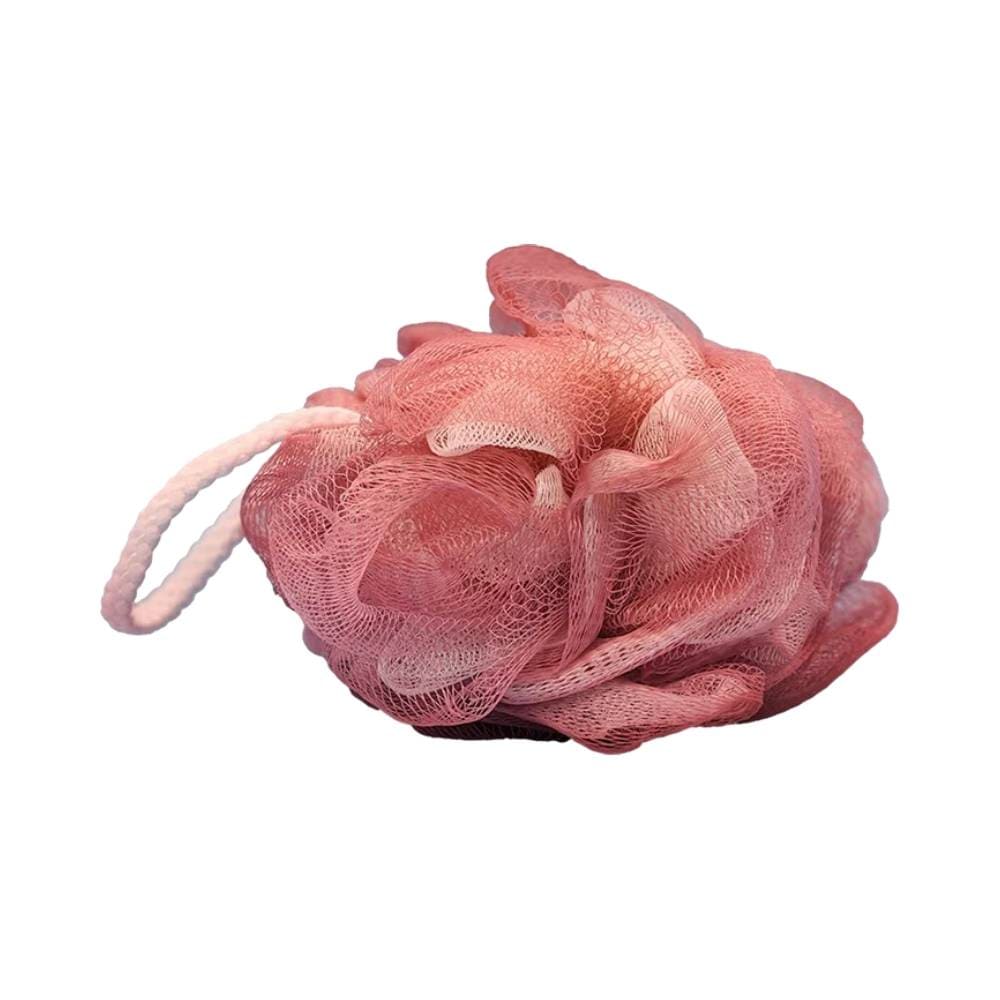 Bucha de Banho The Pro Premium Pink rosa em forma de flor com textura de rede e cordão branco.